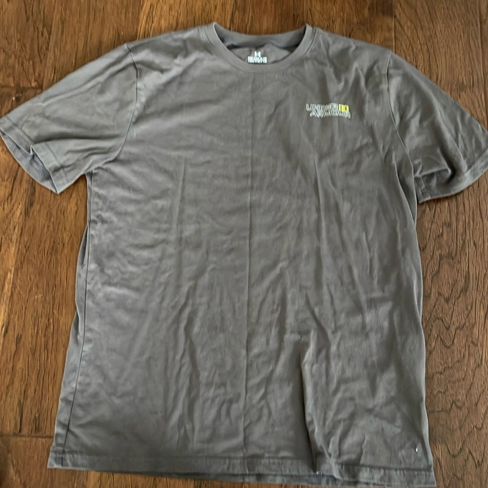 UA SS Grey YXL shirt